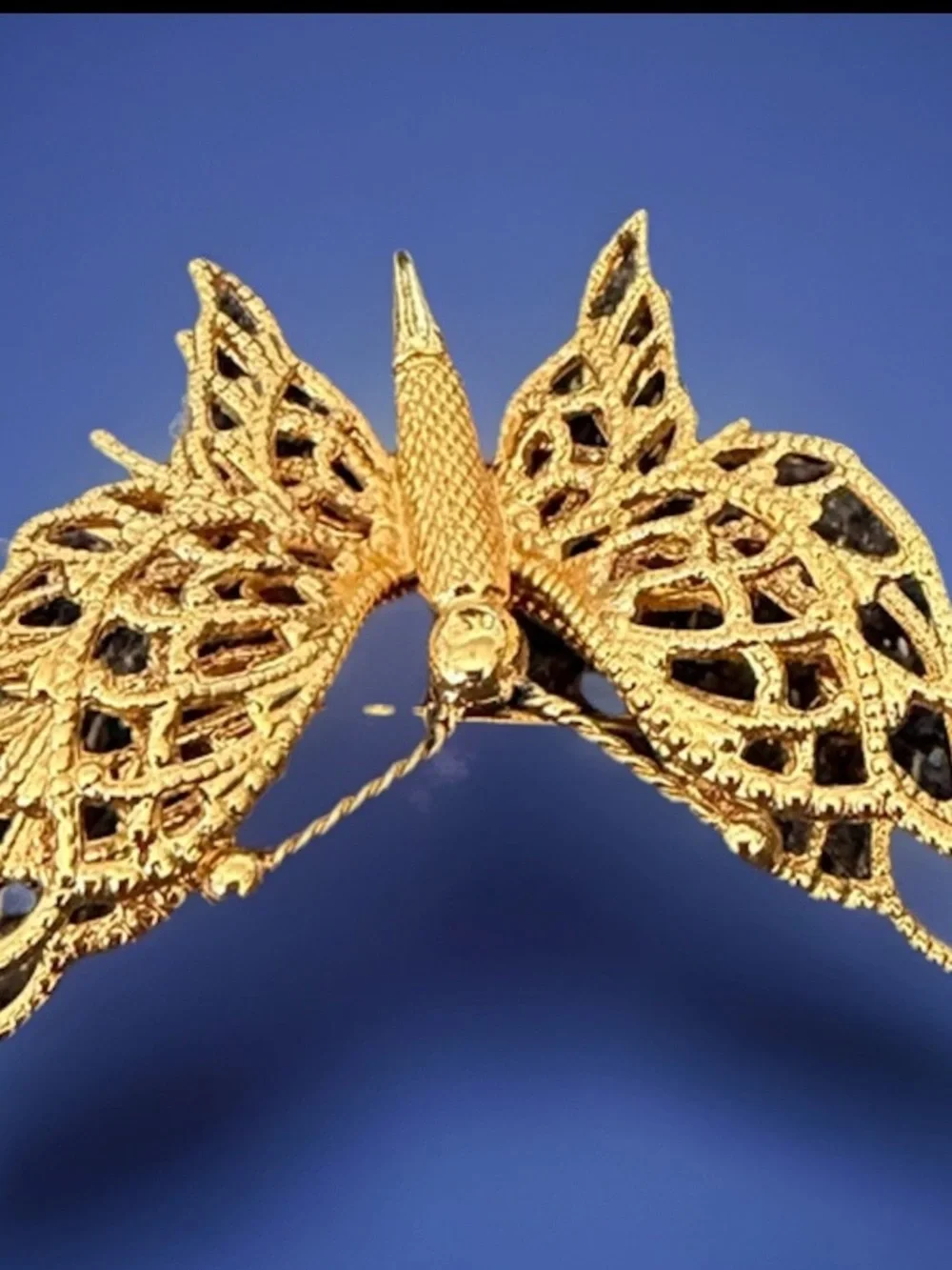 Vintage MONET Gold Tone Metal Mesh Butterfly Pin Brooch Costume Jewelry